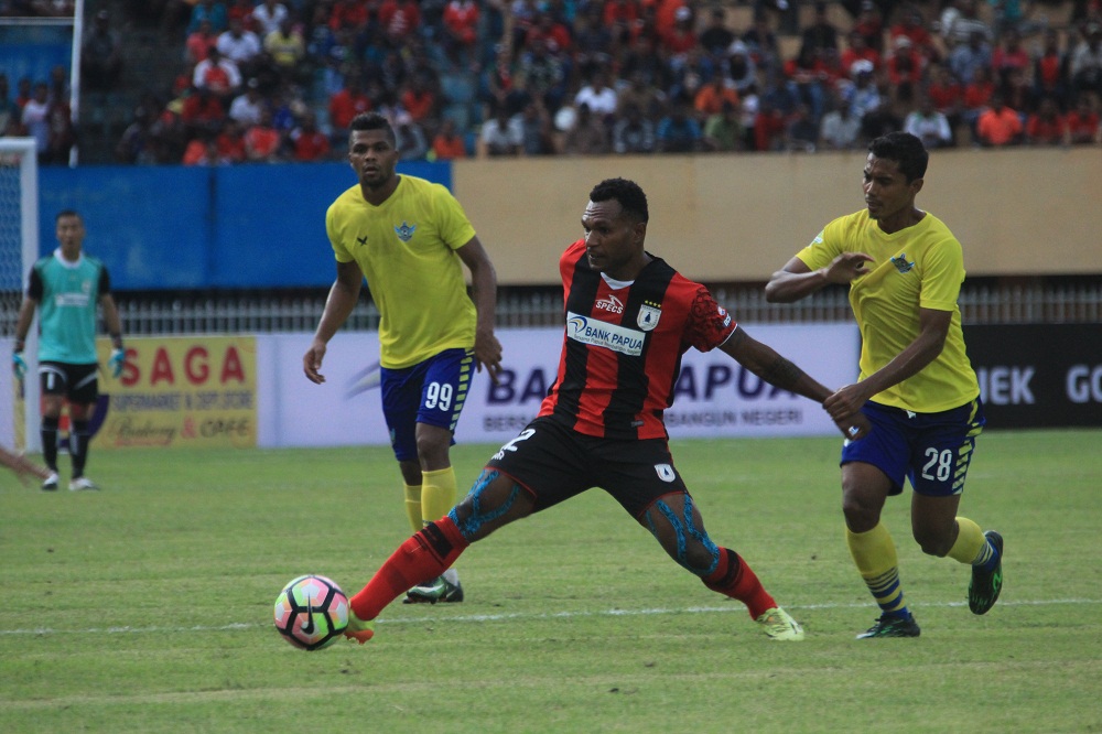 "Nelson dan Nerius Alom" PesepakBola Yang Menginsipirasi